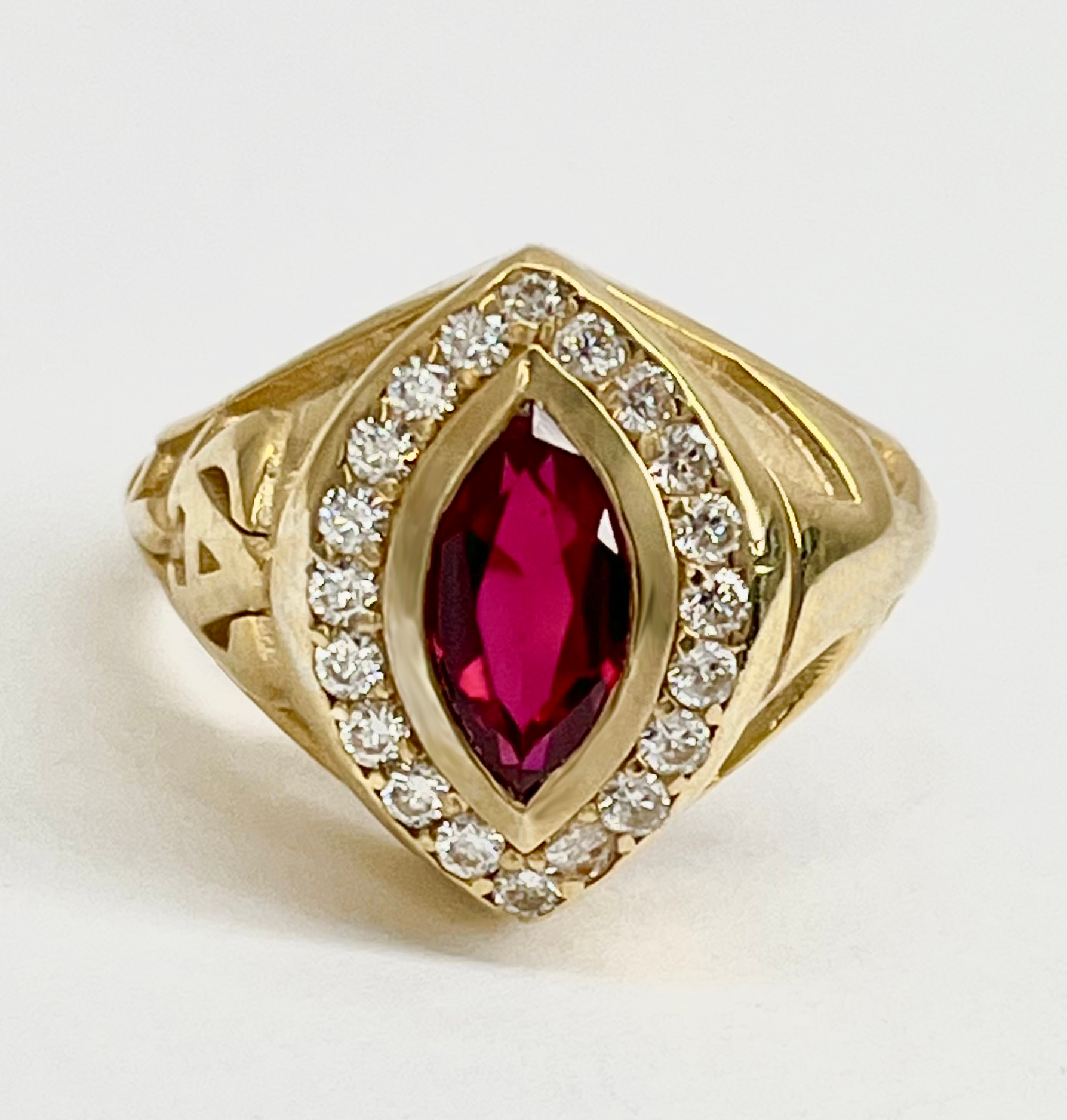 Ladies Marquise Ring - Image 4